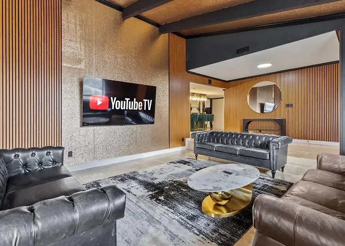 Built Into A Mountain - Heated Pool & Sports Lounge * Phoenix