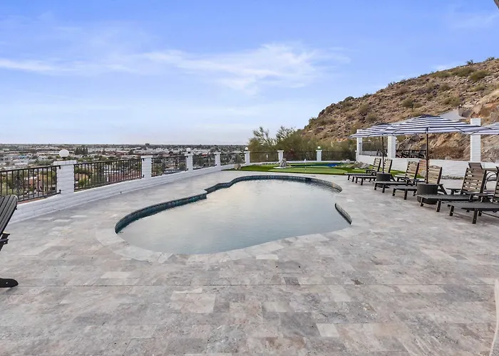 Built Into A Mountain - Heated Pool & Sports Lounge