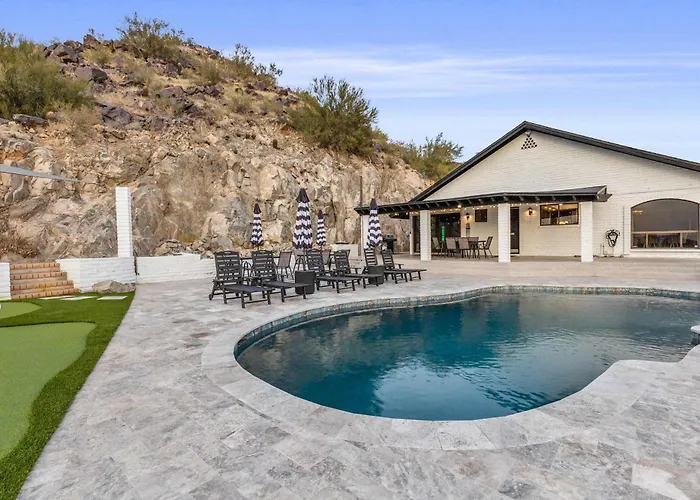 Holiday home Built Into A Mountain - Heated Pool & Sports Lounge