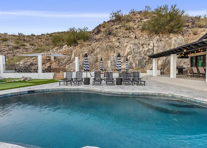 Holiday home Built Into A Mountain - Heated Pool & Sports Lounge